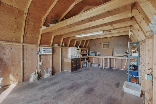 3 Miller ST, Smithville, TX 78957