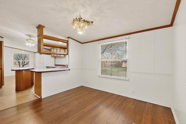 3 Miller ST, Smithville, TX 78957