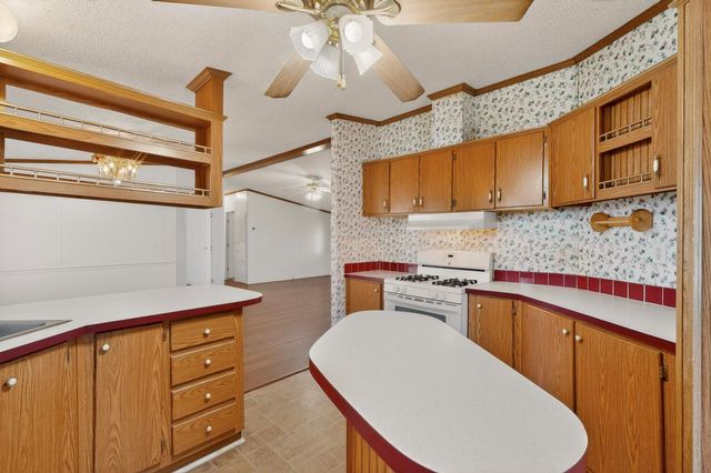 3 Miller ST, Smithville, TX 78957
