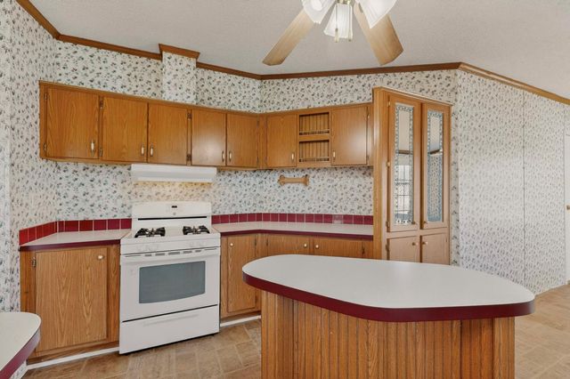 3 Miller ST, Smithville, TX 78957