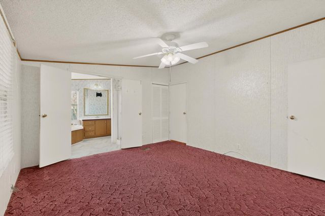 3 Miller ST, Smithville, TX 78957