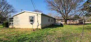 3 Miller ST, Smithville, TX 78957