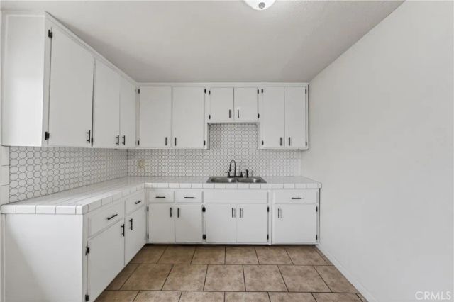 16516 E Street, Victorville, CA 92395