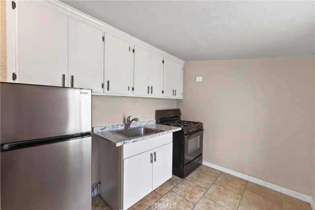 16516 E Street, Victorville, CA 92395