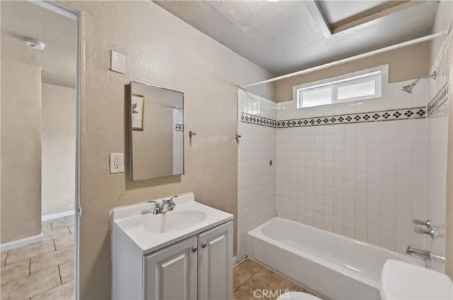 16516 E Street, Victorville, CA 92395