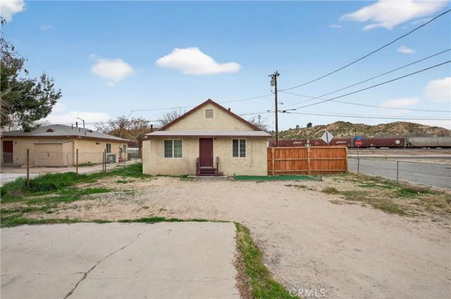 16516 E Street, Victorville, CA 92395