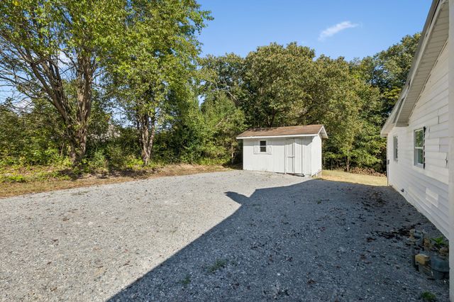 210 Donegan Crossing Rd, Dickson, TN 37055