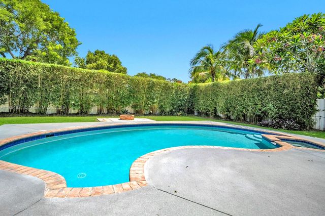 11575 S Quayside Dr, Cooper City, FL 33026