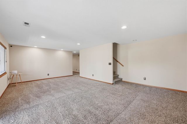 200 E Stone Path, Derby, KS 67037