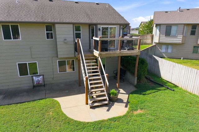 200 E Stone Path, Derby, KS 67037