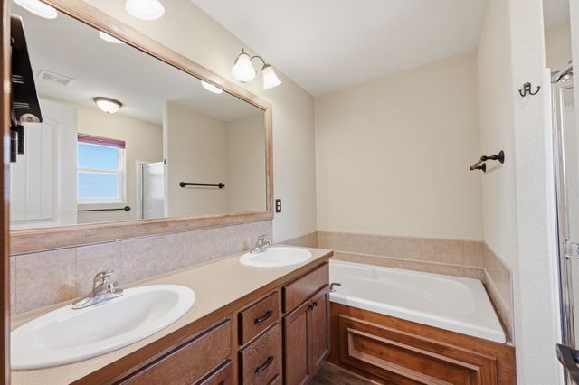 200 E Stone Path, Derby, KS 67037