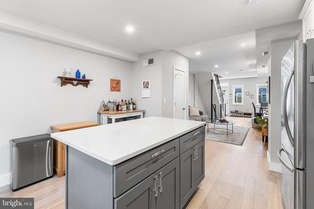 528 PIERCE ST, Philadelphia, PA 19148