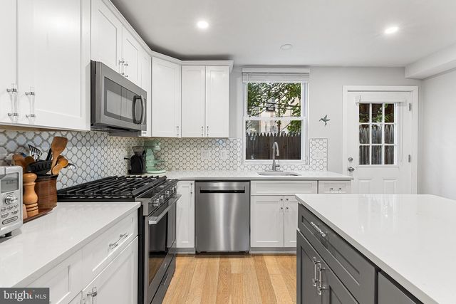 528 PIERCE ST, Philadelphia, PA 19148