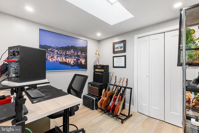 528 PIERCE ST, Philadelphia, PA 19148