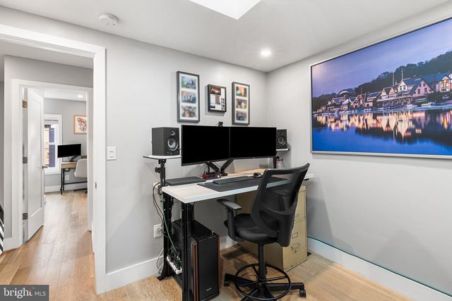 528 PIERCE ST, Philadelphia, PA 19148