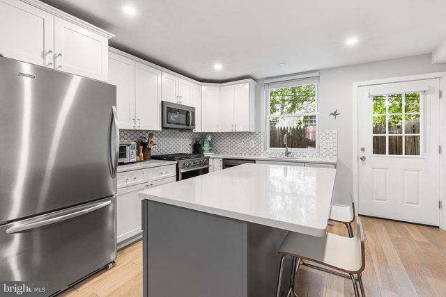 528 PIERCE ST, Philadelphia, PA 19148