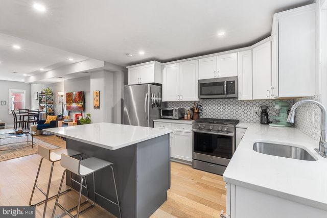 528 PIERCE ST, Philadelphia, PA 19148