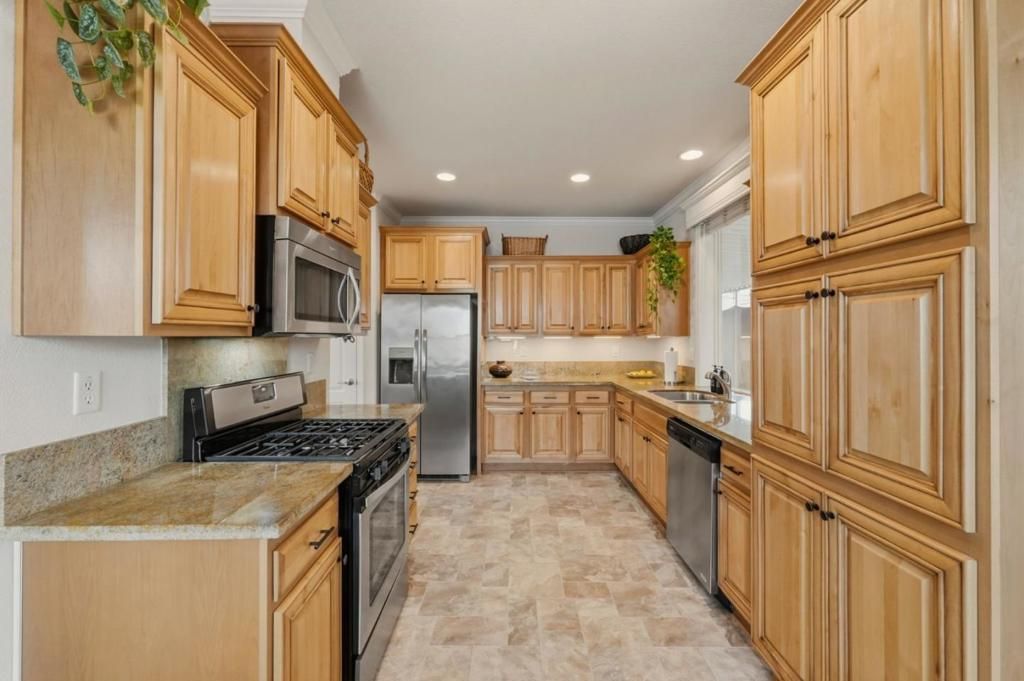 Image 20 of property listing at 195 Blossom Hill Road, San Jose, CA 95123