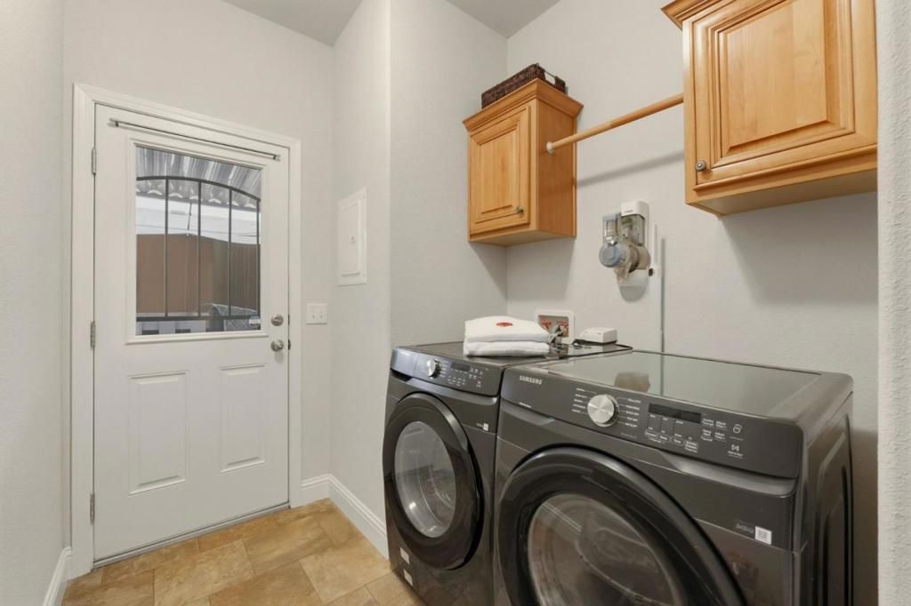 Image 28 of property listing at 195 Blossom Hill Road, San Jose, CA 95123