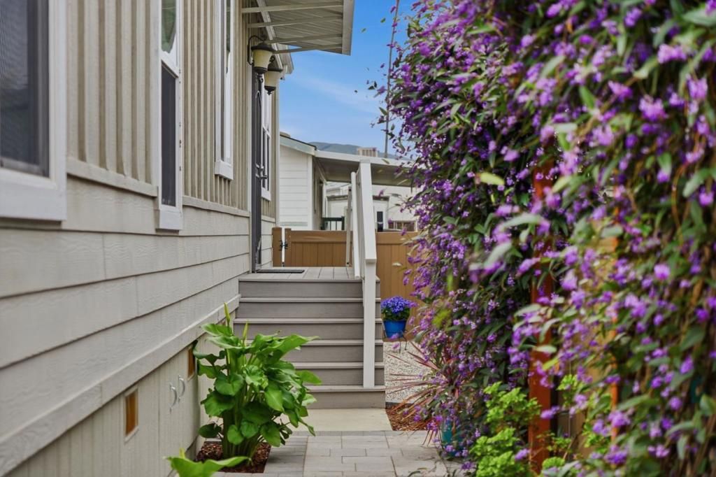 Image 8 of property listing at 195 Blossom Hill Road, San Jose, CA 95123