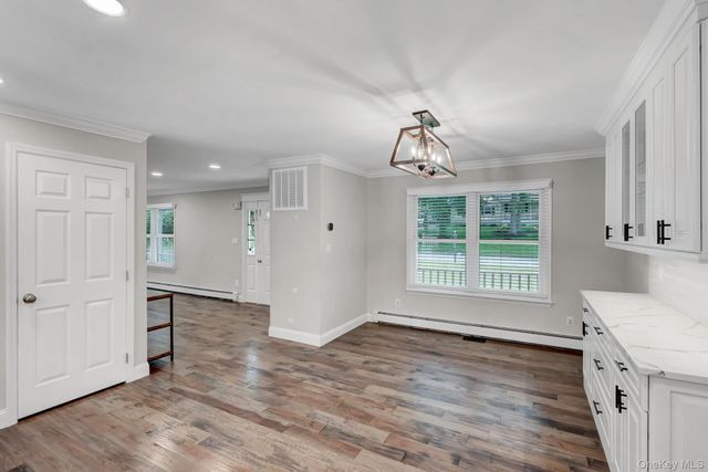 27 4th Avenue, Rocky Point, NY 11778