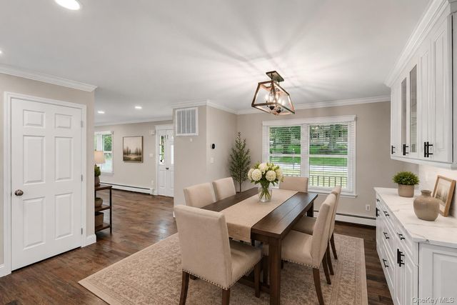 27 4th Avenue, Rocky Point, NY 11778