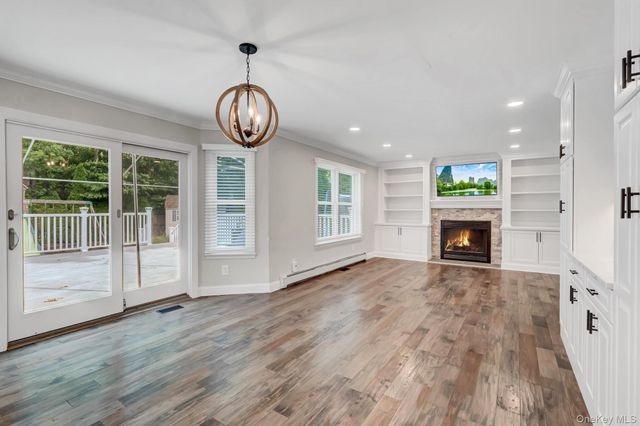 27 4th Avenue, Rocky Point, NY 11778