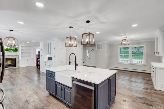 27 4th Avenue, Rocky Point, NY 11778