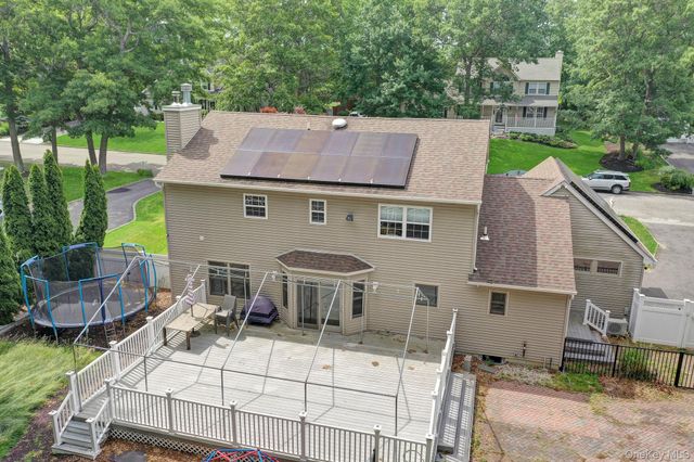 27 4th Avenue, Rocky Point, NY 11778