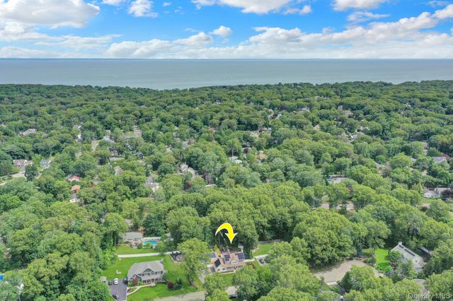 27 4th Avenue, Rocky Point, NY 11778