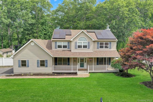 27 4th Avenue, Rocky Point, NY 11778