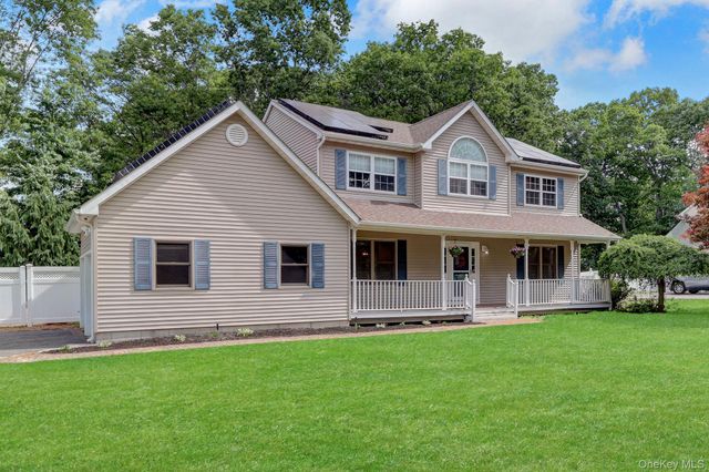 27 4th Avenue, Rocky Point, NY 11778