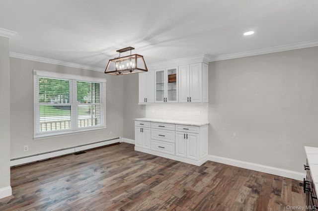 27 4th Avenue, Rocky Point, NY 11778