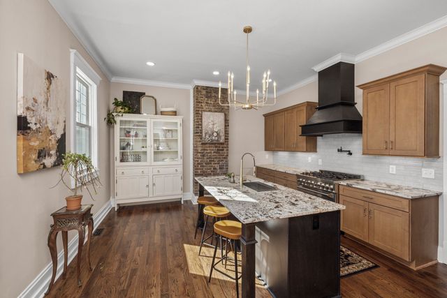 206 S Main St, Mount Pleasant, TN 38474