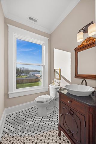 206 S Main St, Mount Pleasant, TN 38474