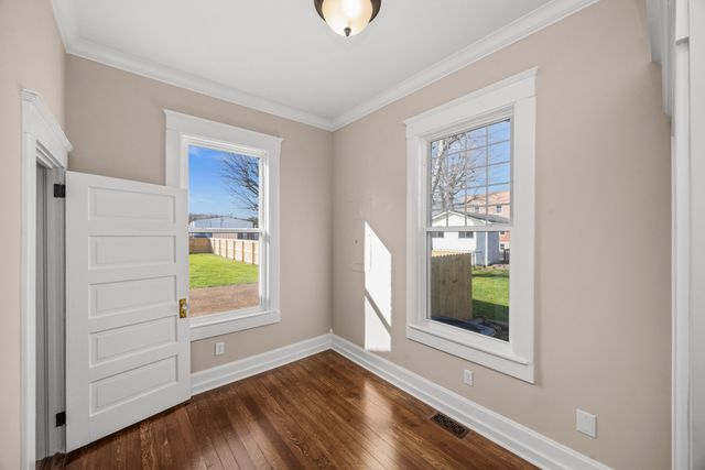 206 S Main St, Mount Pleasant, TN 38474