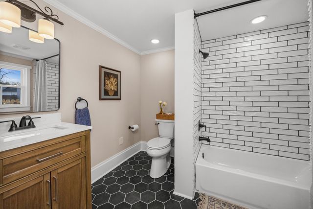 206 S Main St, Mount Pleasant, TN 38474