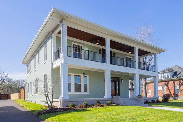 206 S Main St, Mount Pleasant, TN 38474