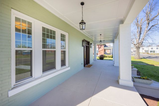206 S Main St, Mount Pleasant, TN 38474