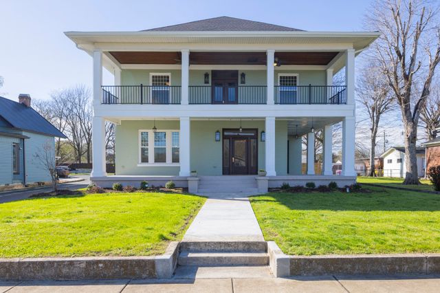 206 S Main St, Mount Pleasant, TN 38474