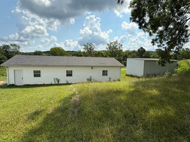 838 State Garage Road, Albany, KY 42602