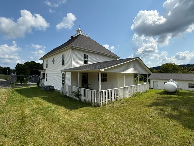838 State Garage Road, Albany, KY 42602