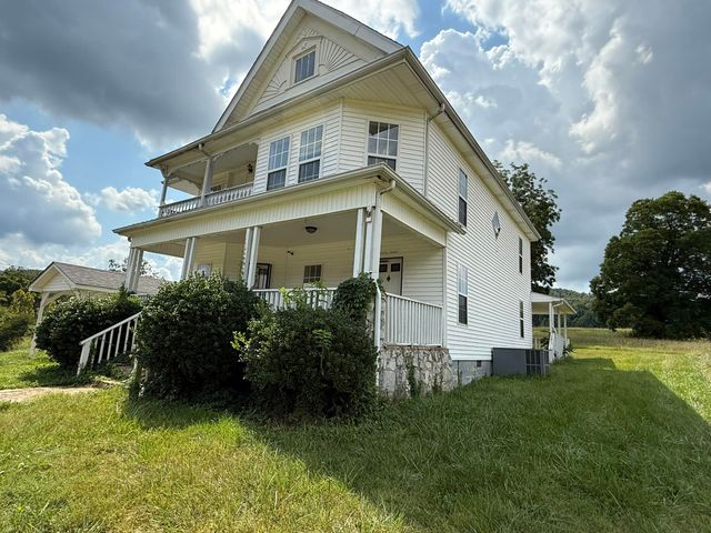 838 State Garage Road, Albany, KY 42602