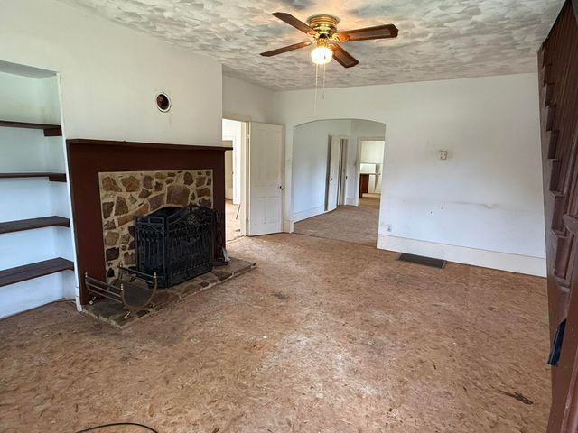 838 State Garage Road, Albany, KY 42602