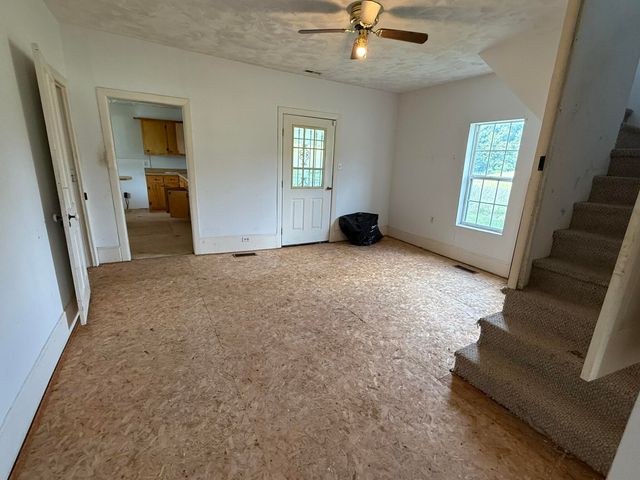 838 State Garage Road, Albany, KY 42602