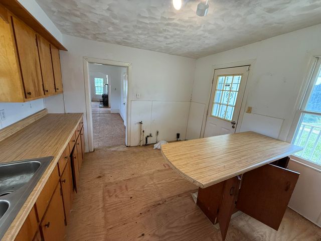 838 State Garage Road, Albany, KY 42602