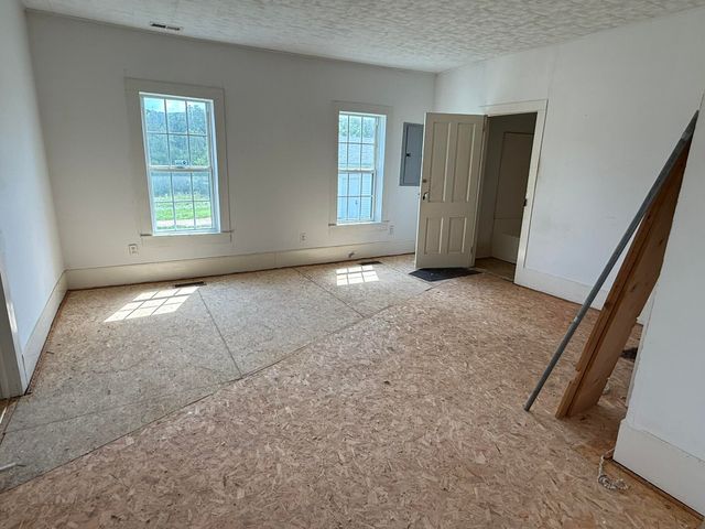 838 State Garage Road, Albany, KY 42602