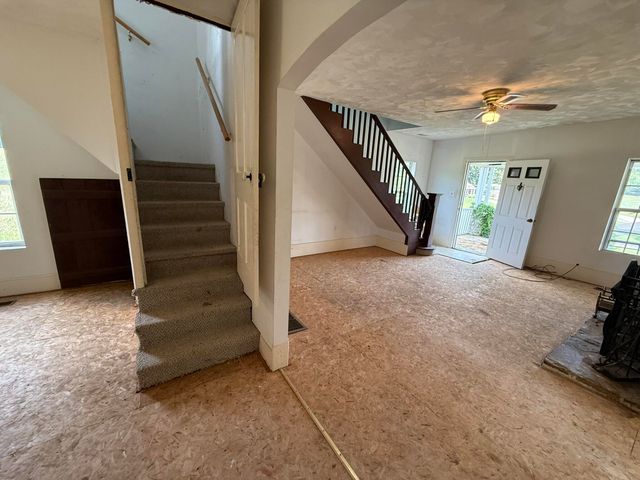 838 State Garage Road, Albany, KY 42602