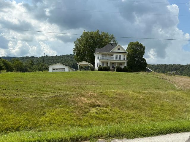 838 State Garage Road, Albany, KY 42602