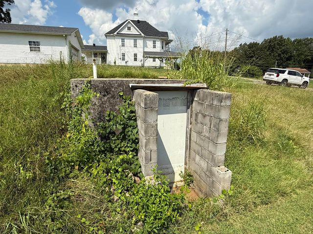 838 State Garage Road, Albany, KY 42602